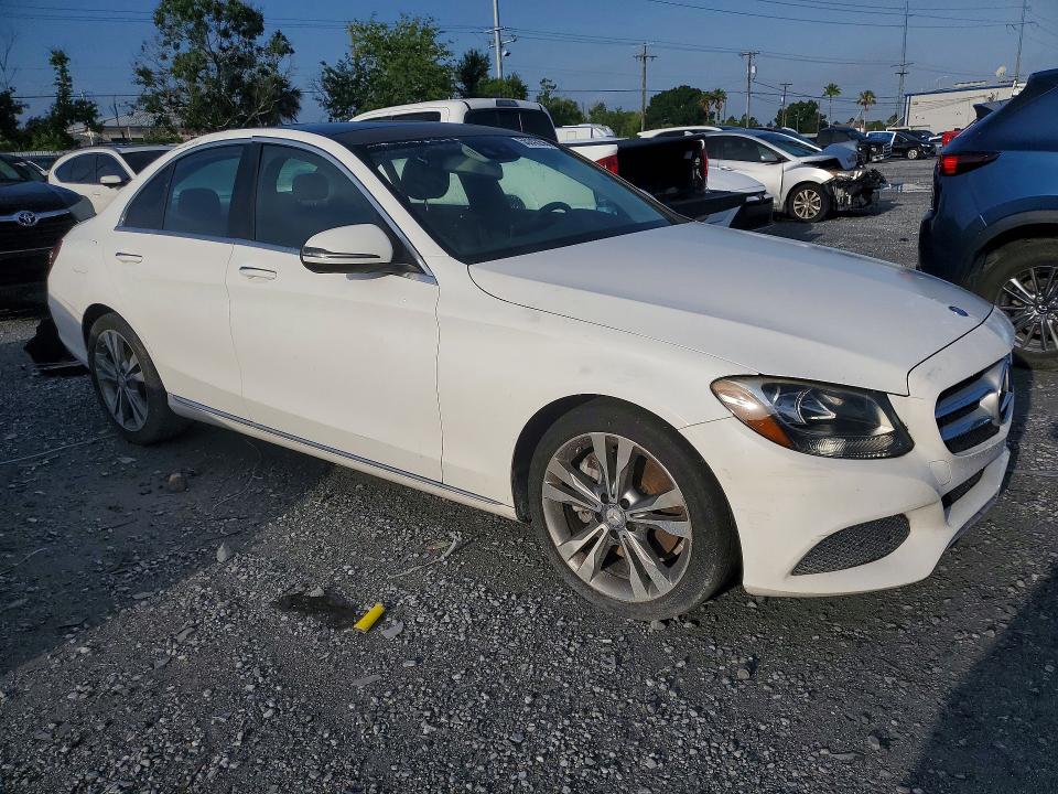 55242256 :رقم المزاد ، WDDWF4JB1HR254992 vin ، 2017 Mercedes-benz C مزاد بيع