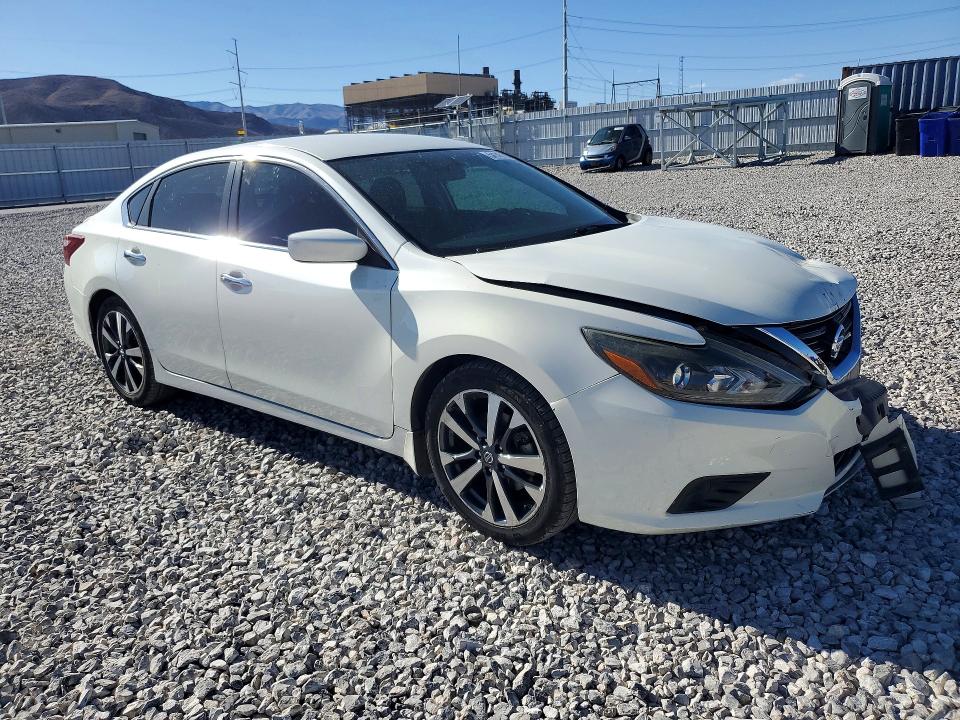 2017 Nissan Altima მანქანა იყიდება აუქციონზე, vin: 1N4AL3AP7HC277608, აუქციონის ნომერი: 54143116