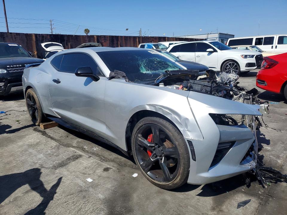 53127656 :رقم المزاد ، 1G1FF1R71J0166858 vin ، 2018 Chevrolet Camaro مزاد بيع