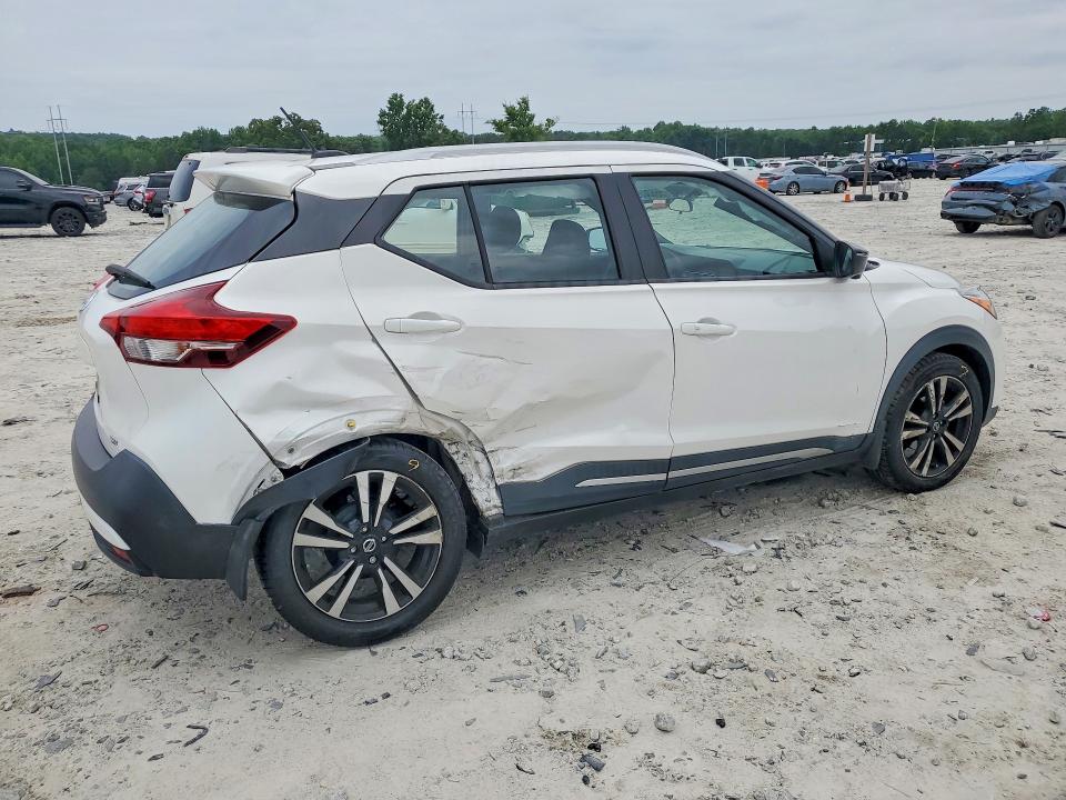 55532896 :رقم المزاد ، 3N1CP5CU1JL538945 vin ، 2018 Nissan Kicks مزاد بيع