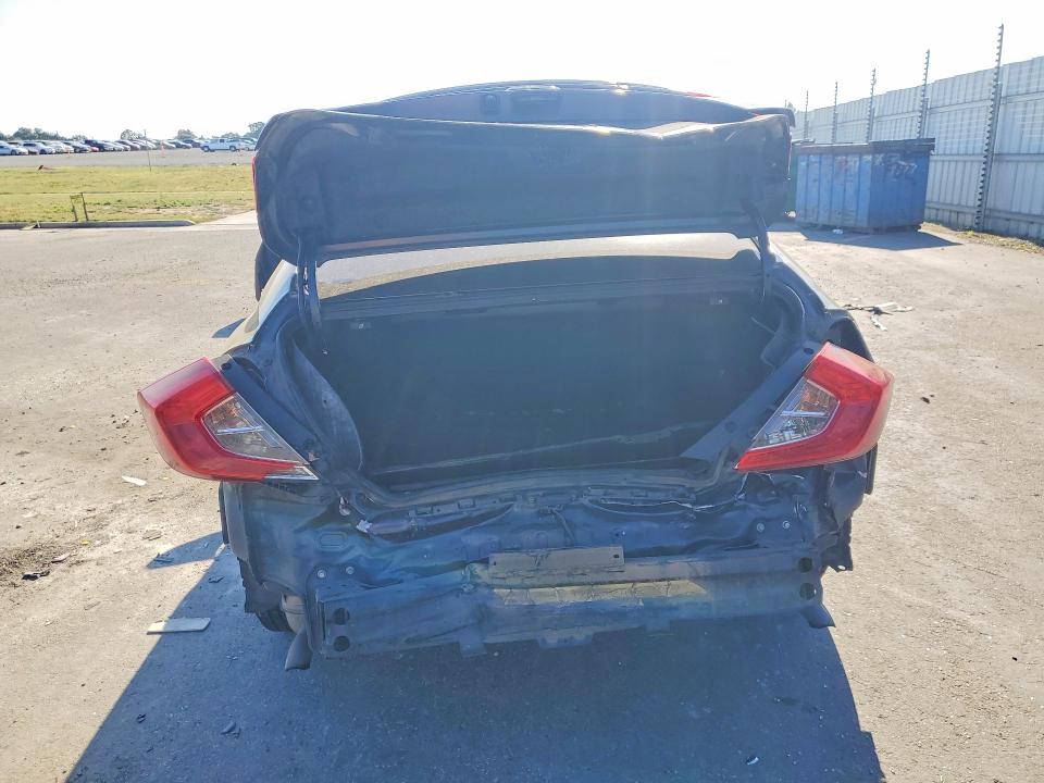 Продажа на аукционе авто 2017 Honda Civic, vin: 2HGFC1F38HH636568, номер лота: 52424516