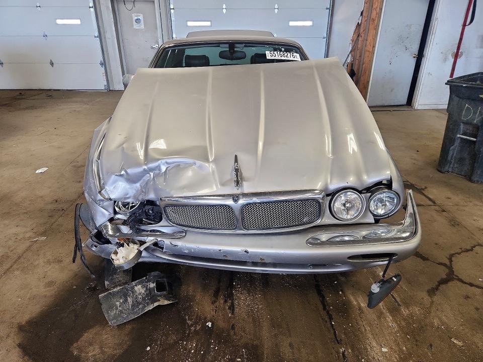 55168276 :رقم المزاد ، SAJDA15B9YMF18129 vin ، 2000 Jaguar Xjr مزاد بيع