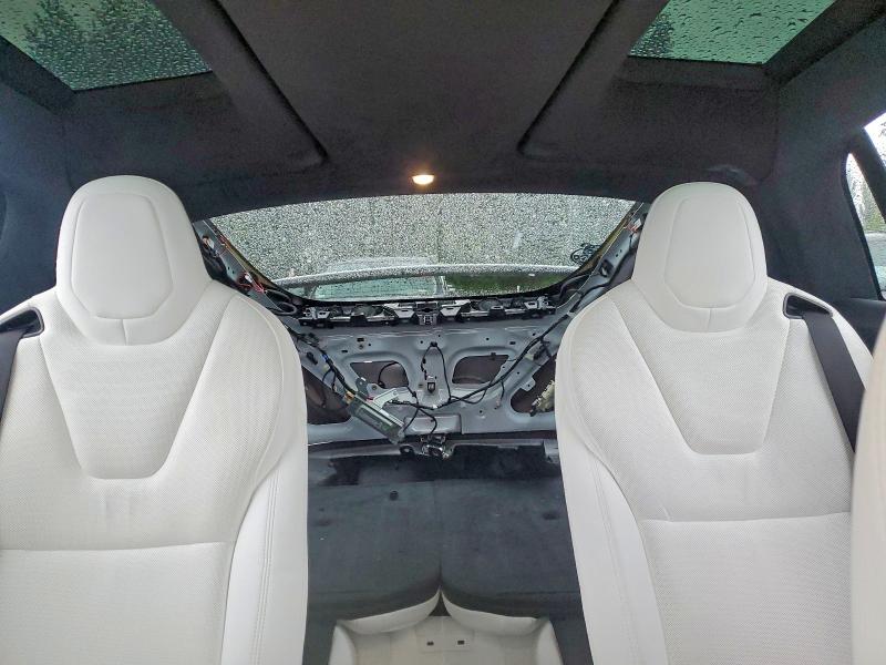 53088586 :رقم المزاد ، 7SAXCBE57PF365585 vin ، 2023 Tesla Model X مزاد بيع