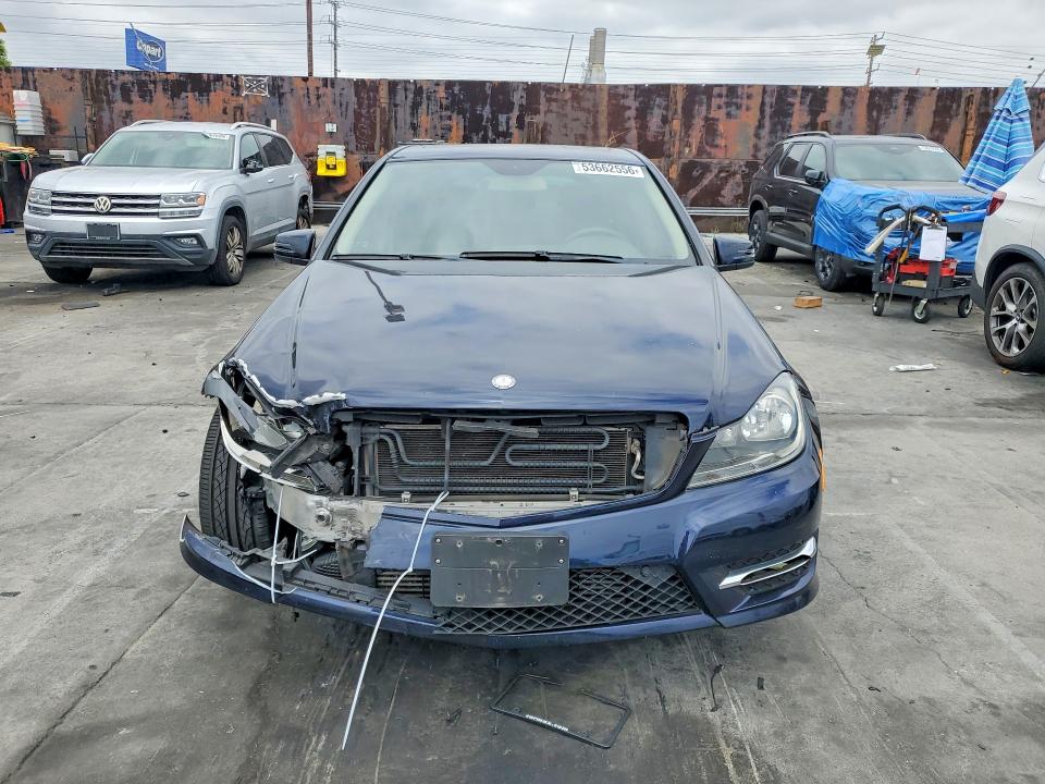 Продаж на аукціоні авто 2013 Mercedes-benz C, vin: WDDGF4HB5DR265417, номер лоту: 53662556