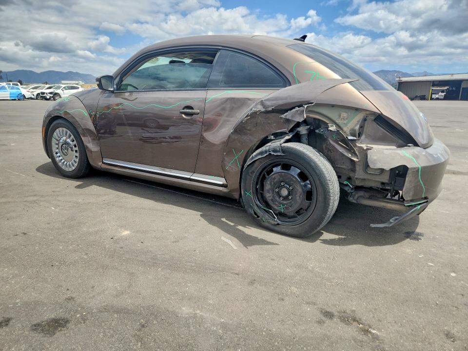 2015 Volkswagen Beetle მანქანა იყიდება აუქციონზე, vin: 3VWJ17ATXFM603124, აუქციონის ნომერი: 55402016