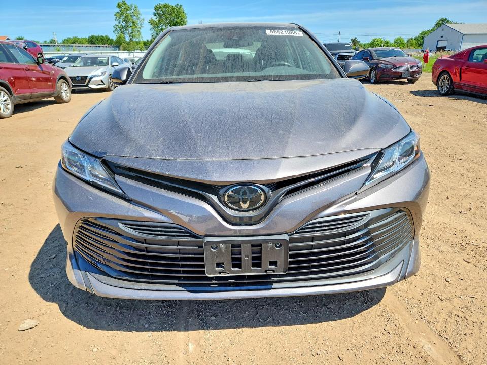 2019 Toyota Camry მანქანა იყიდება აუქციონზე, vin: 4T1B11HK0KU229514, აუქციონის ნომერი: 55521066