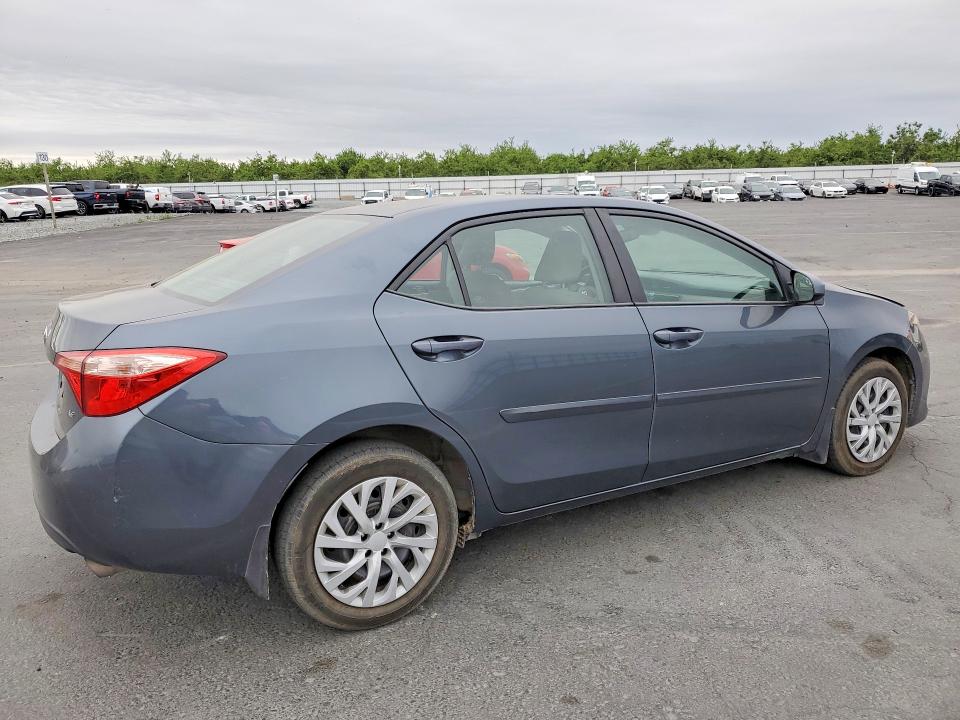 52325236 :رقم المزاد ، 2T1BURHE7HC749283 vin ، 2017 Toyota Corolla مزاد بيع