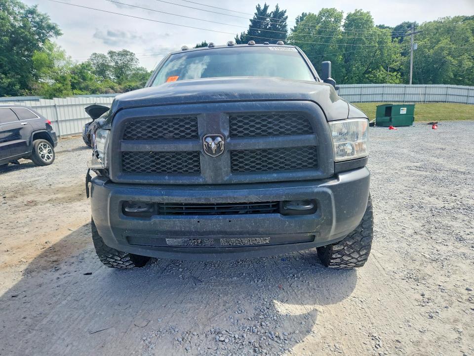 51945856 :رقم المزاد ، 3C6UR5CJ2FG521502 vin ، 2015 Ram 2500 مزاد بيع