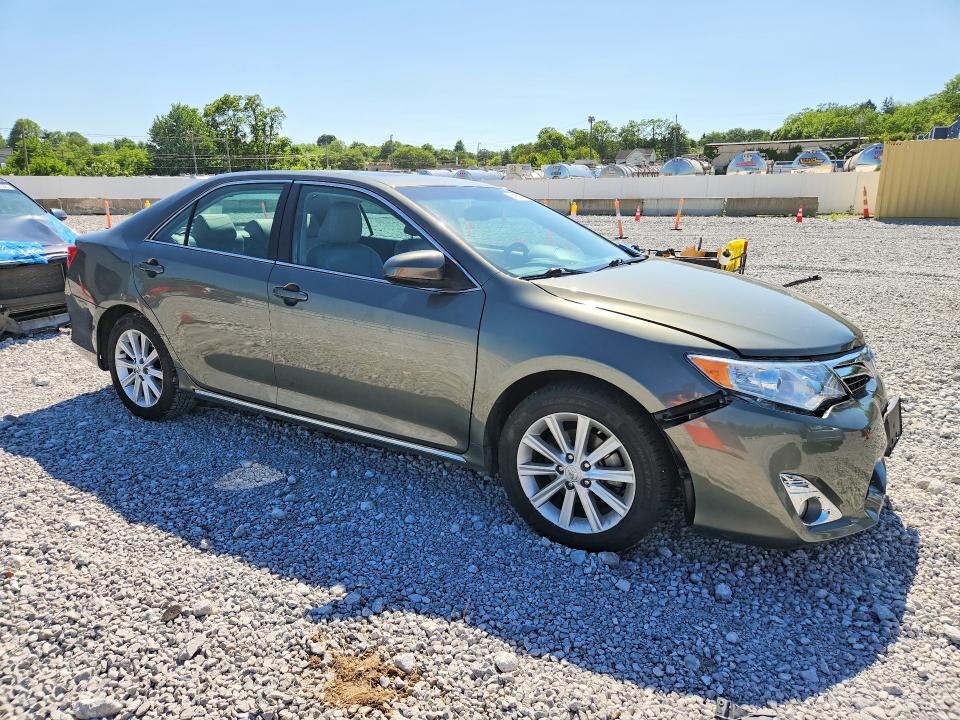 54989466 :رقم المزاد ، 4T1BF1FK5EU732724 vin ، 2014 Toyota Camry مزاد بيع