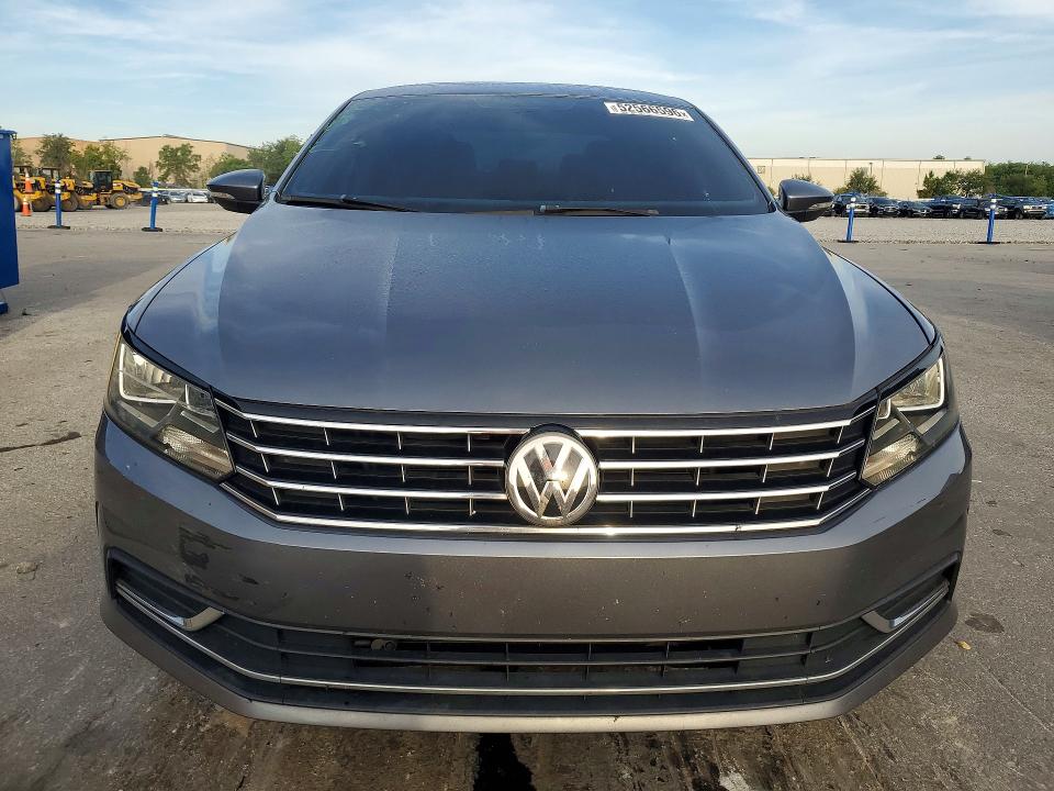 52566596 :رقم المزاد ، 1VWBT7A35GC013169 vin ، 2016 Volkswagen Passat مزاد بيع