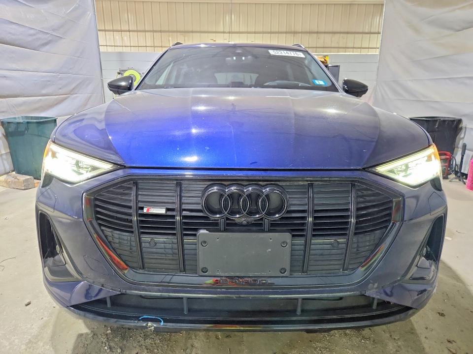 Продажа на аукционе авто 2022 Audi E-tron, vin: WA1VABGE0NB015345, номер лота: 52214776