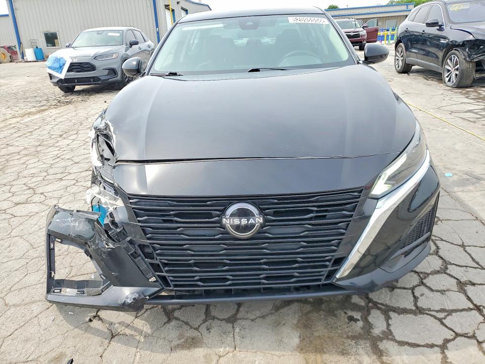 52095556 :رقم المزاد ، 1N4BL4BV8PN359633 vin ، 2023 Nissan Altima مزاد بيع