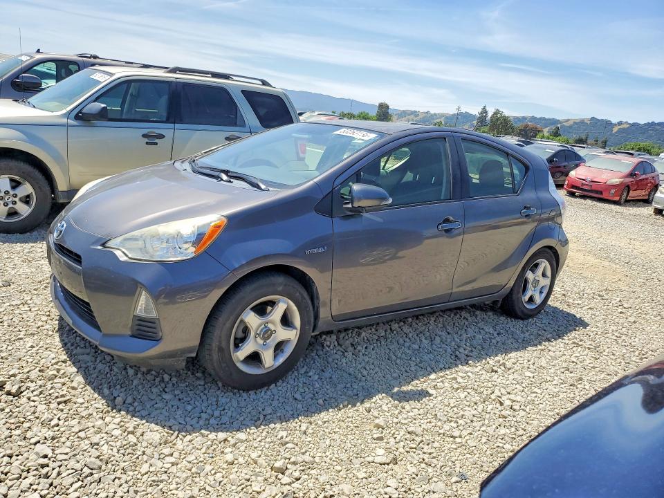 Auction sale of the 2014 Toyota Prius C, vin: JTDKDTB38E1564227, lot number: 53263136