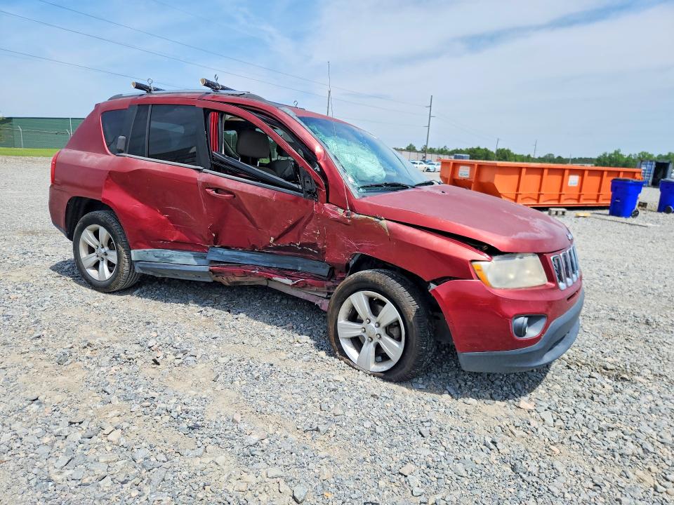 54624696 :رقم المزاد ، 1J4NT1FB7BD213822 vin ، 2011 Jeep Compass مزاد بيع