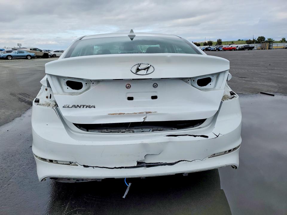 52755766 :رقم المزاد ، 5NPD84LF2JH300421 vin ، 2018 Hyundai Elantra مزاد بيع
