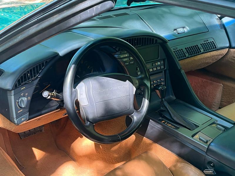 1990 Chevrolet Corvette მანქანა იყიდება აუქციონზე, vin: 1G1YY3383L5116565, აუქციონის ნომერი: 54163926