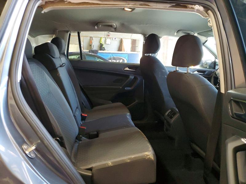 Продажа на аукционе авто 2018 Volkswagen Tiguan, vin: 3VV0B7AX4JM131740, номер лота: 52223956