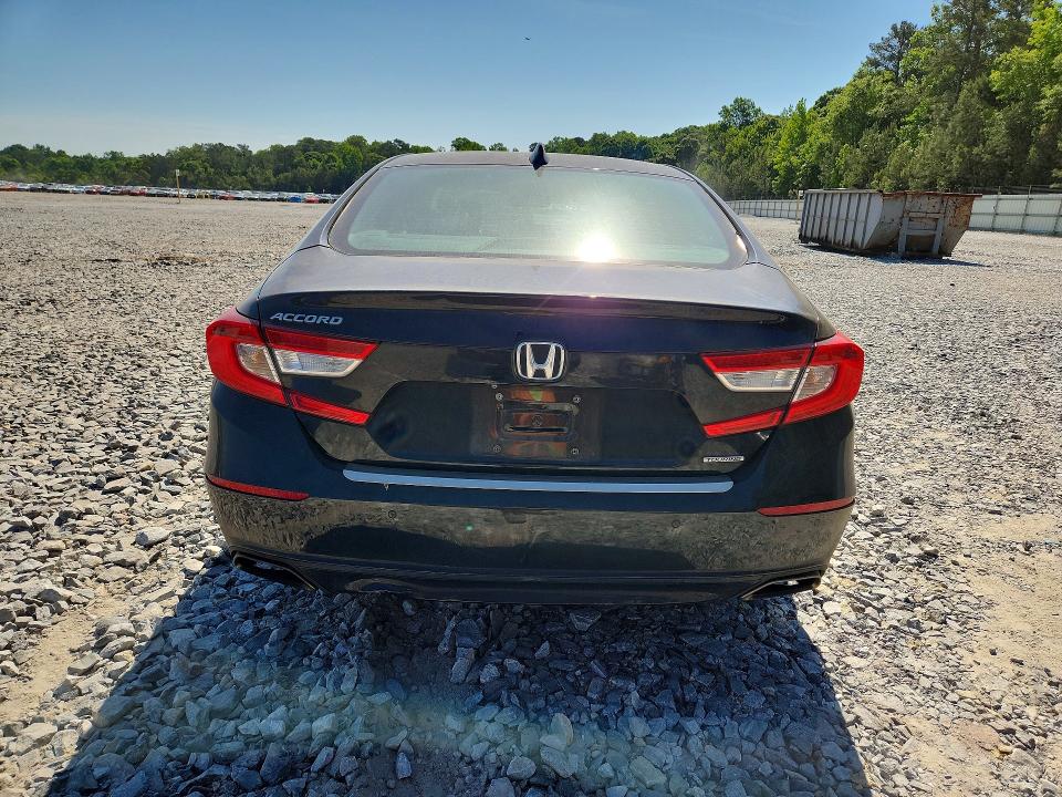 52557386 :رقم المزاد ، 1HGCV1F96JA032913 vin ، 2018 Honda Accord مزاد بيع