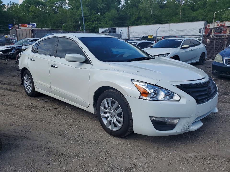 2015 Nissan Altima მანქანა იყიდება აუქციონზე, vin: 1N4AL3AP5FN326578, აუქციონის ნომერი: 52059946