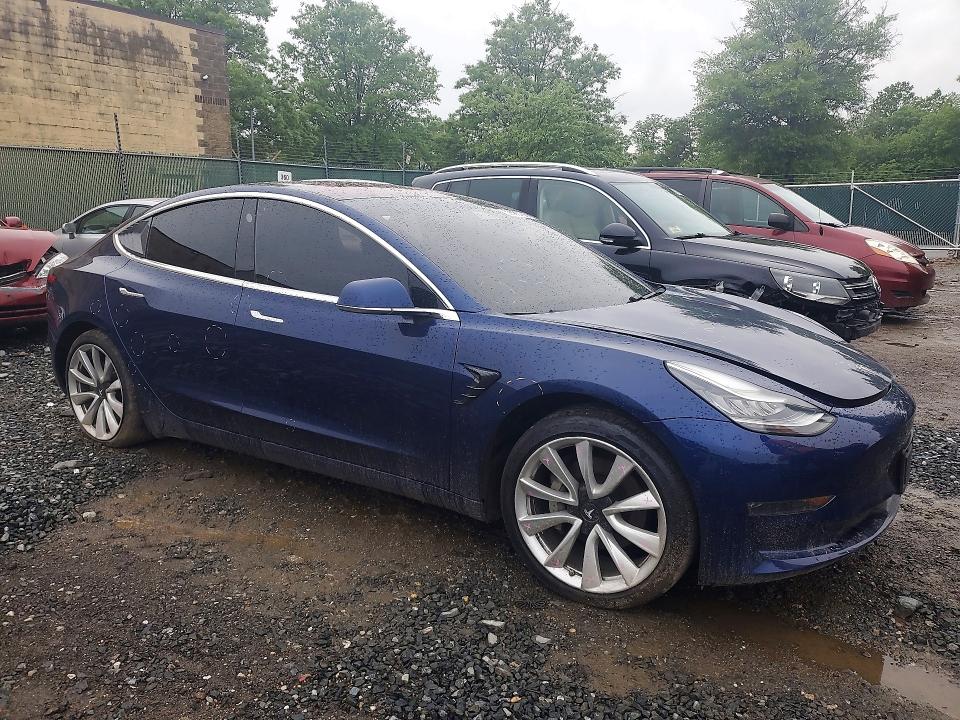 Продаж на аукціоні авто 2018 Tesla Model 3, vin: 5YJ3E1EBXJF117506, номер лоту: 52383766