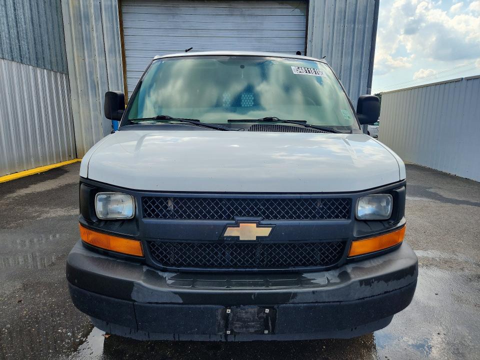 54811816 :رقم المزاد ، 1GCWGAFF7H1310692 vin ، 2017 Chevrolet Express G2500 مزاد بيع