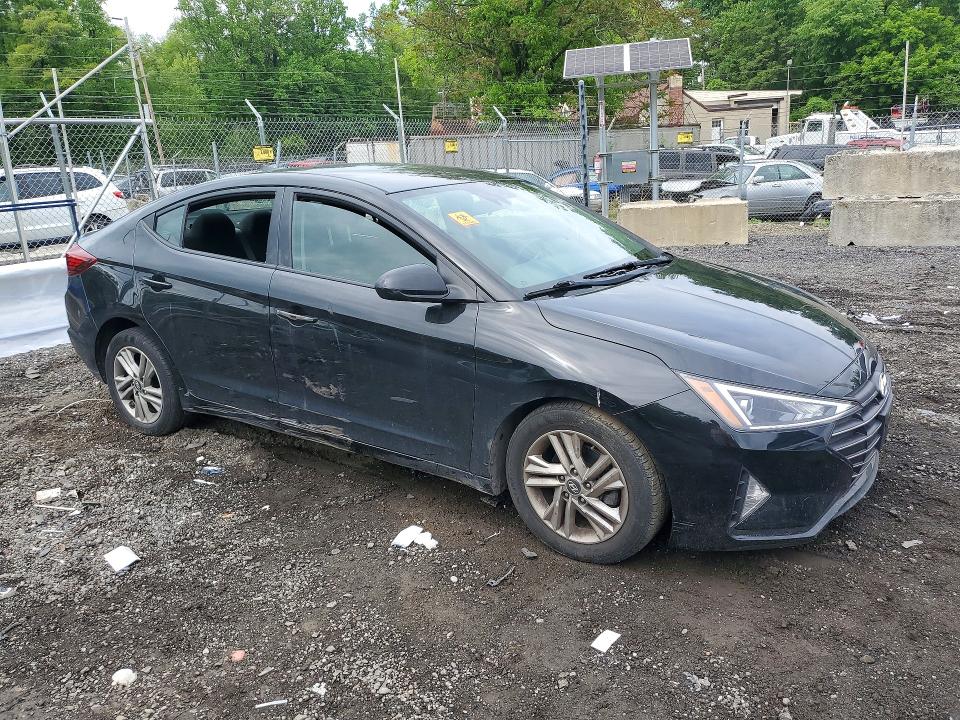 52524756 :رقم المزاد ، 5NPD84LF4KH443954 vin ، 2019 Hyundai Elantra مزاد بيع