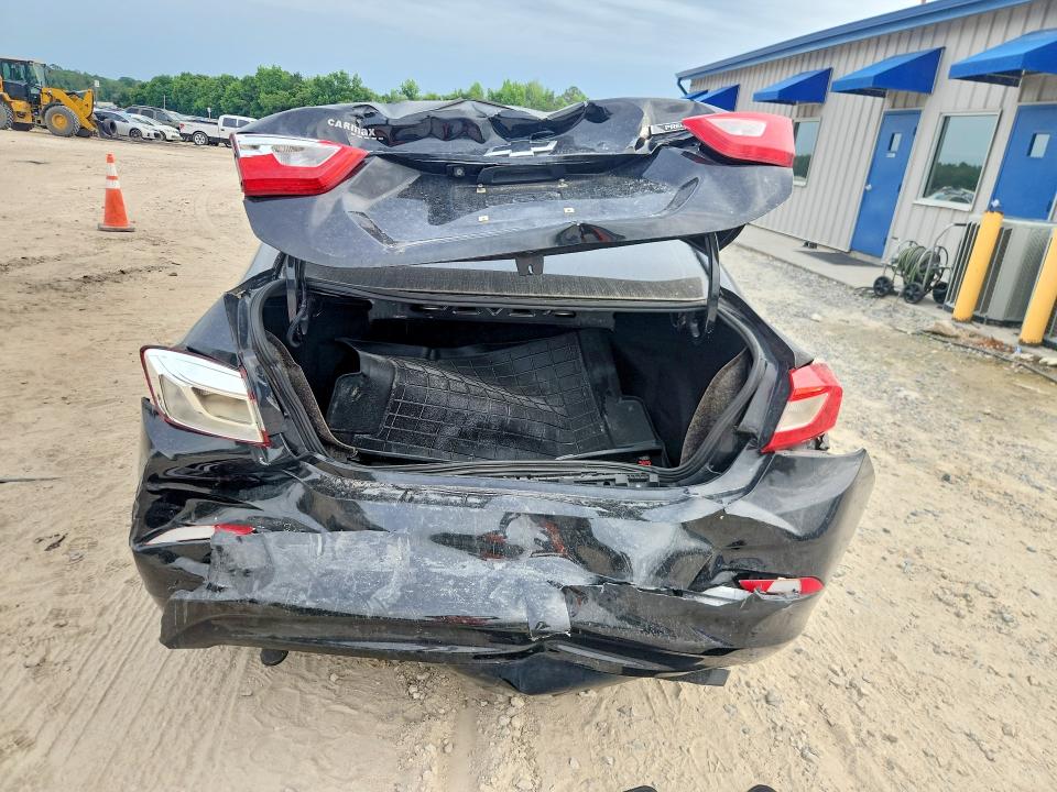 50981936 :رقم المزاد ، 1G1BF5SM1J7242320 vin ، 2018 Chevrolet Cruze مزاد بيع