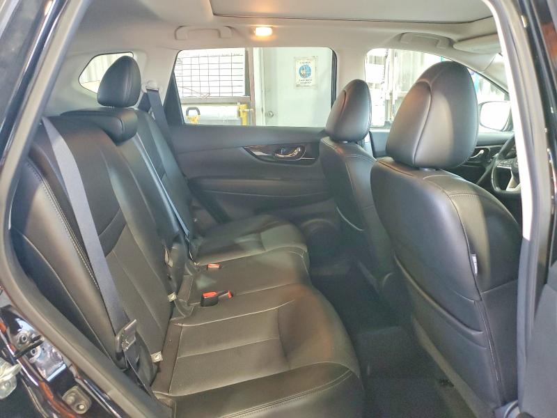 53340806 :رقم المزاد ، 5N1AT2MT4HC819000 vin ، 2017 Nissan Rogue مزاد بيع