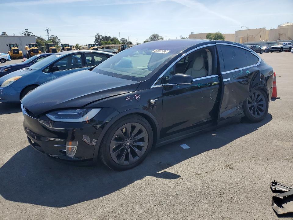 53057766 :رقم المزاد ، 5YJXCBE23KF160549 vin ، 2019 Tesla Model X مزاد بيع