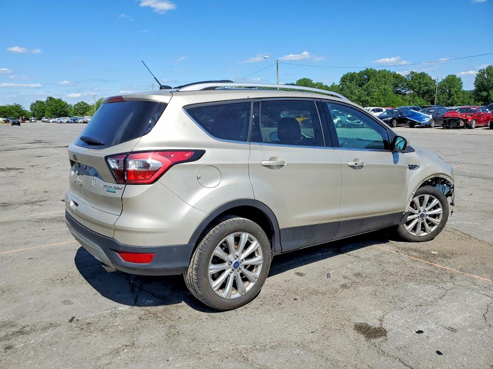 53409846 :رقم المزاد ، 1FMCU0J9XHUC21880 vin ، 2017 Ford Escape مزاد بيع