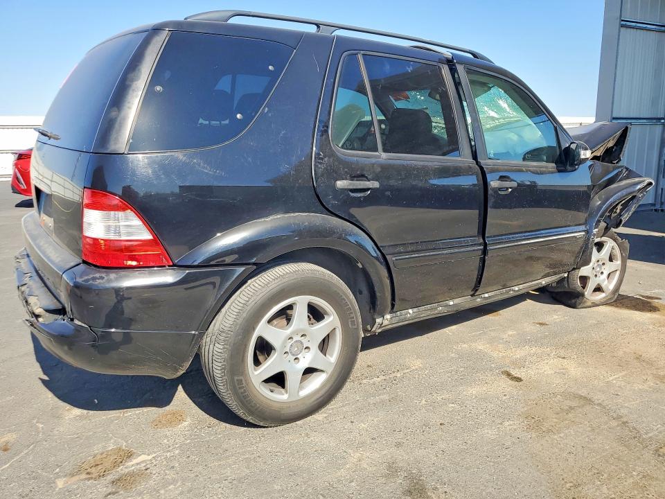 53974986 :رقم المزاد ، 4JGAB54E52A295736 vin ، 2002 Mercedes-benz Ml مزاد بيع