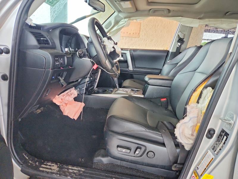 52585666 :رقم المزاد ، JTEZU5JRXJ5190654 vin ، 2018 Toyota 4runner مزاد بيع