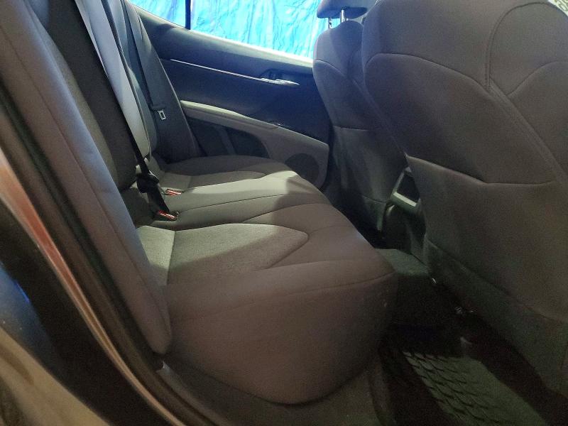 53237236 :رقم المزاد ، 4T1C11BK4LU017438 vin ، 2020 Toyota Camry مزاد بيع