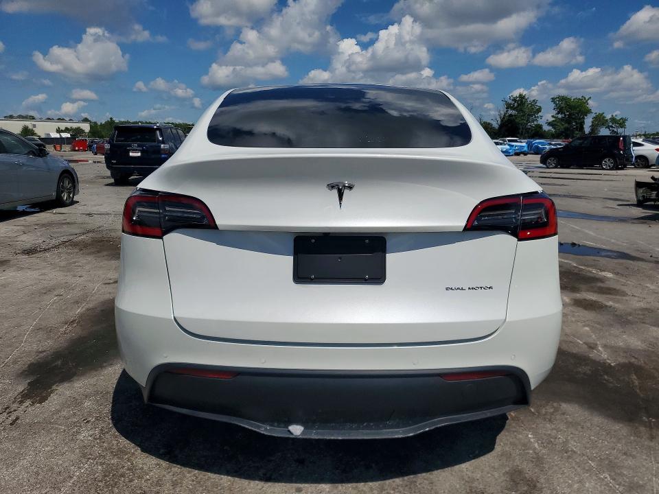 53135966 :رقم المزاد ، 5YJYGAEE5MF138021 vin ، 2021 Tesla Model Y مزاد بيع