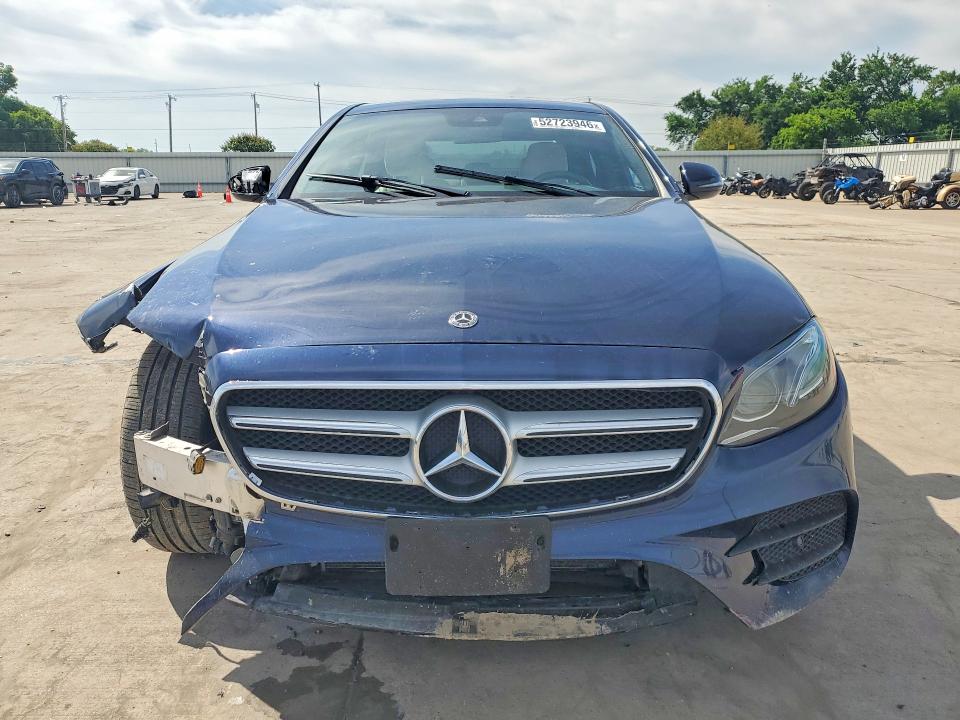 52723946 :رقم المزاد ، WDDZF4JB0JA395778 vin ، 2018 Mercedes-benz E مزاد بيع