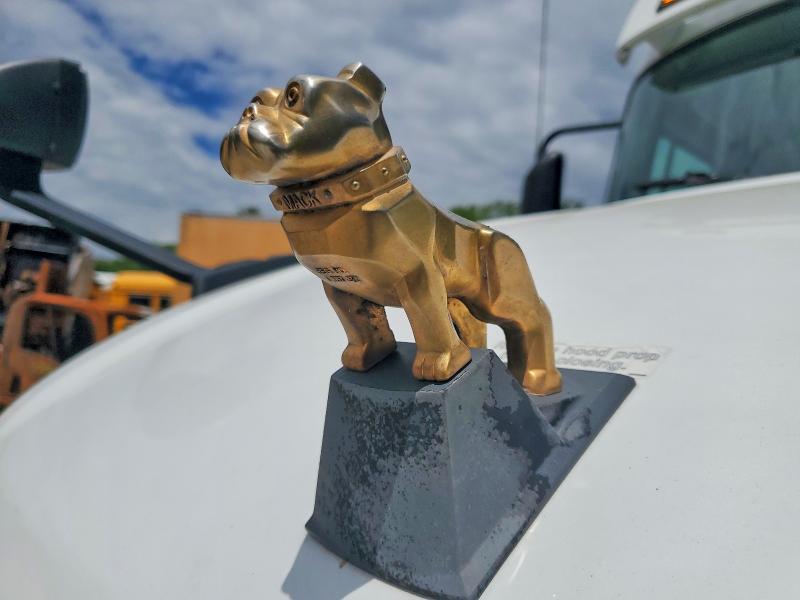 54732406 :رقم المزاد ، 1M1AN4GY8KM010263 vin ، 2019 Mack Anthem مزاد بيع