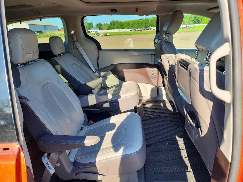 55036646 :رقم المزاد ، 2C4RC1EG9JR172299 vin ، 2018 Chrysler Pacifica مزاد بيع