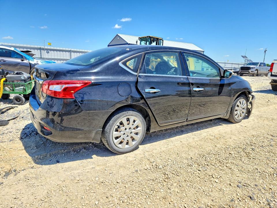 52609316 :رقم المزاد ، 3N1AB7AP7JY321403 vin ، 2018 Nissan Sentra مزاد بيع
