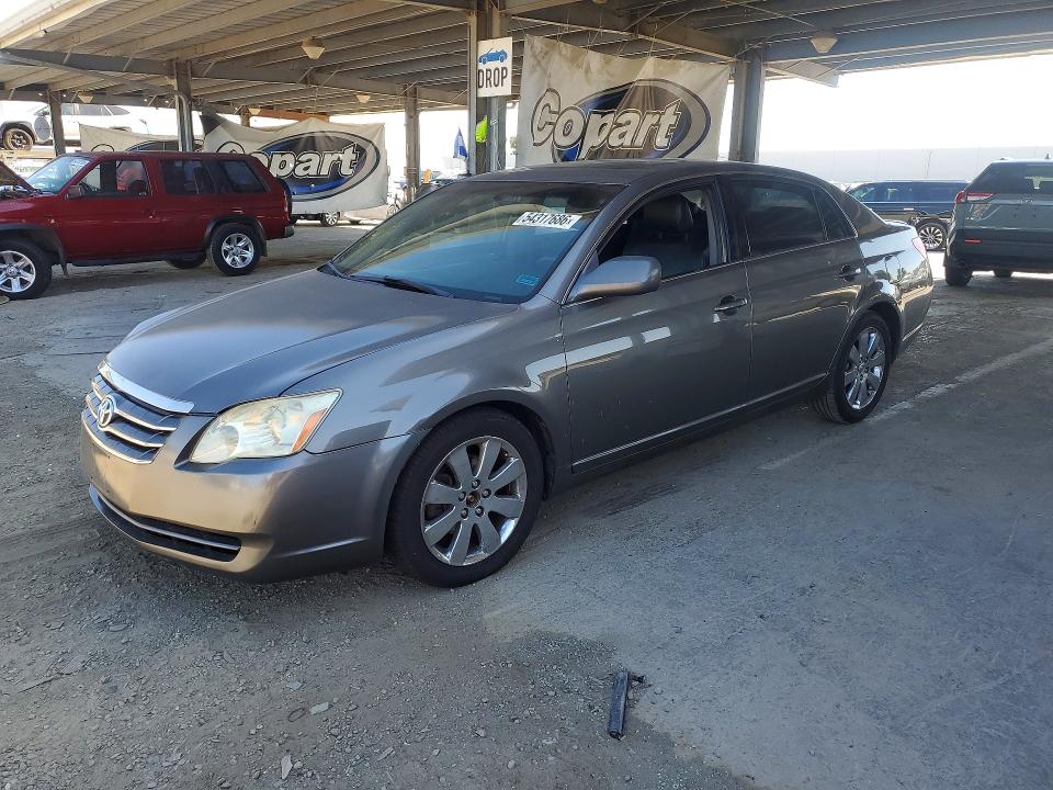 54317686 :رقم المزاد ، 4T1BK36B45U011592 vin ، 2005 Toyota Avalon مزاد بيع