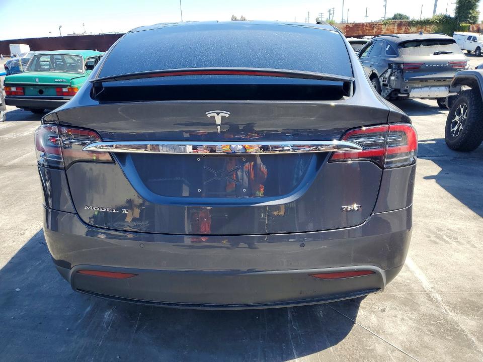 Продаж на аукціоні авто 2018 Tesla Model X, vin: 5YJXCAE26JF087993, номер лоту: 55630786