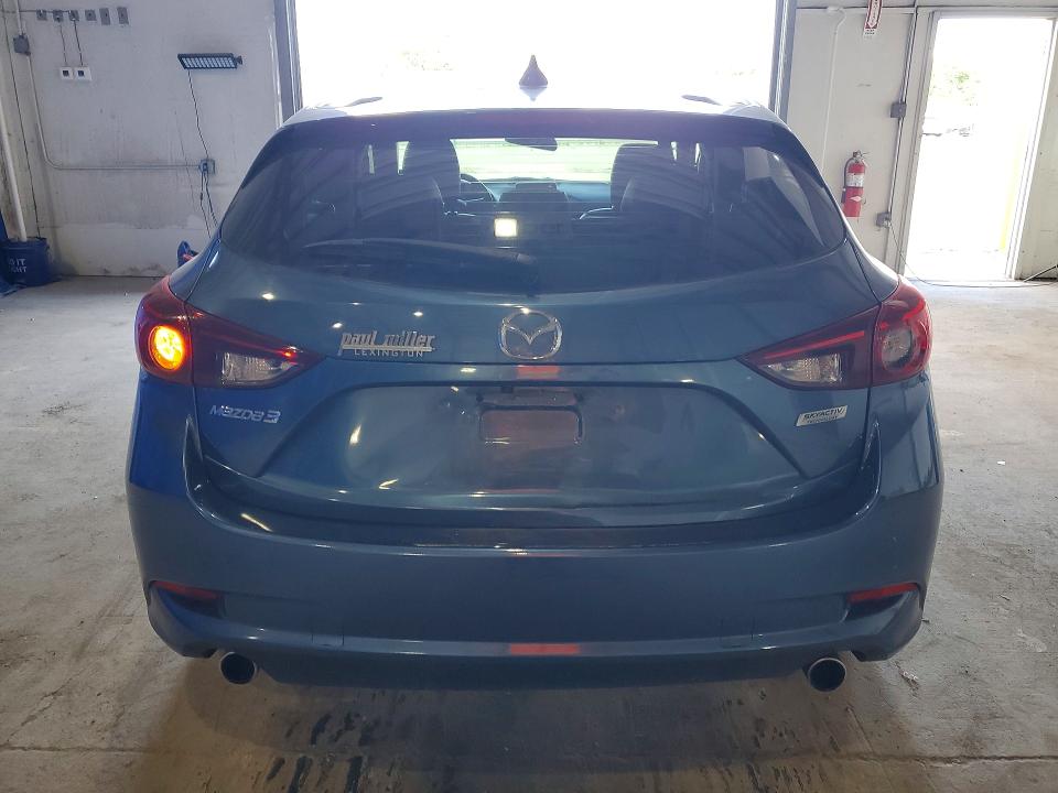Продаж на аукціоні авто 2018 Mazda 3, vin: 3MZBN1L39JM235921, номер лоту: 52895126