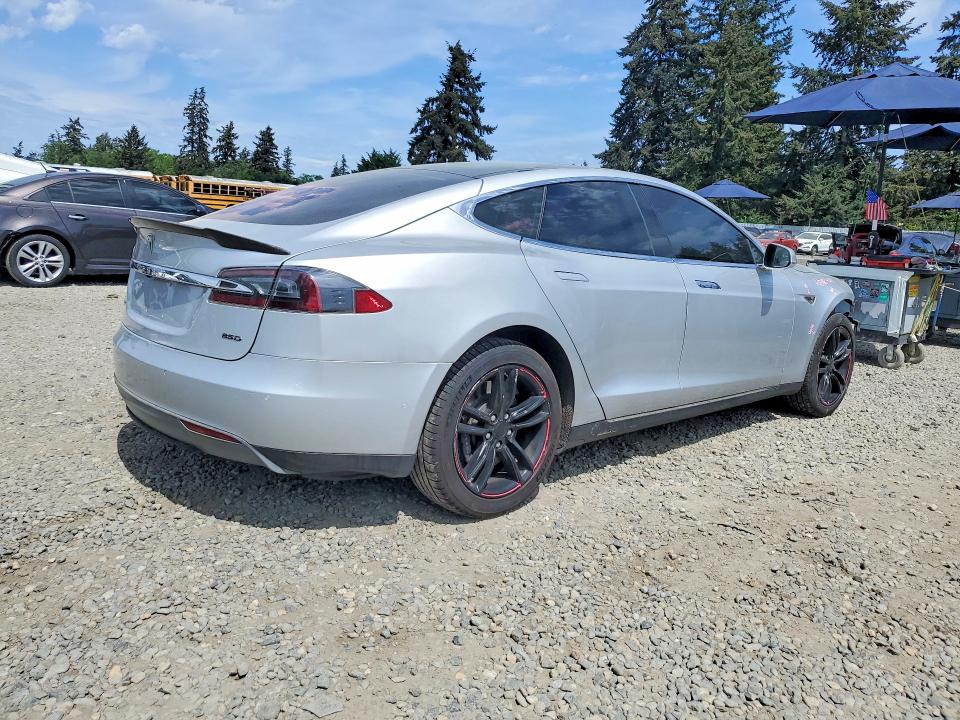 Продажа на аукционе авто 2015 Tesla Model S, vin: 5YJSA1H26FFP69565, номер лота: 52884236