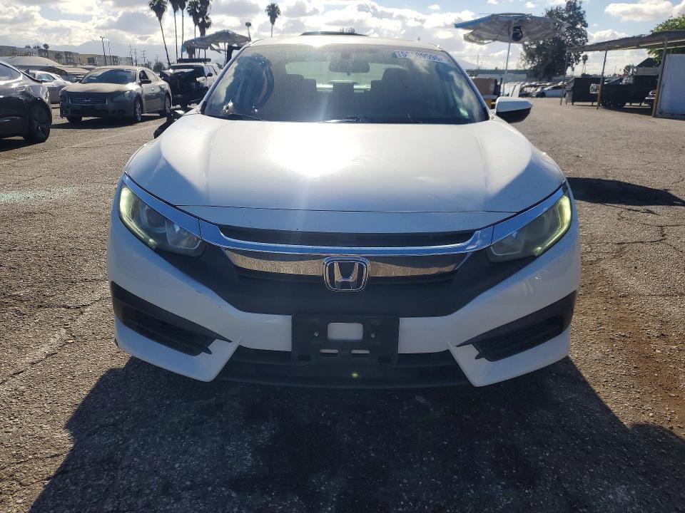 Продажа на аукционе авто 2018 Honda Civc, vin: 2HGFC2F76JH511888, номер лота: 55609596