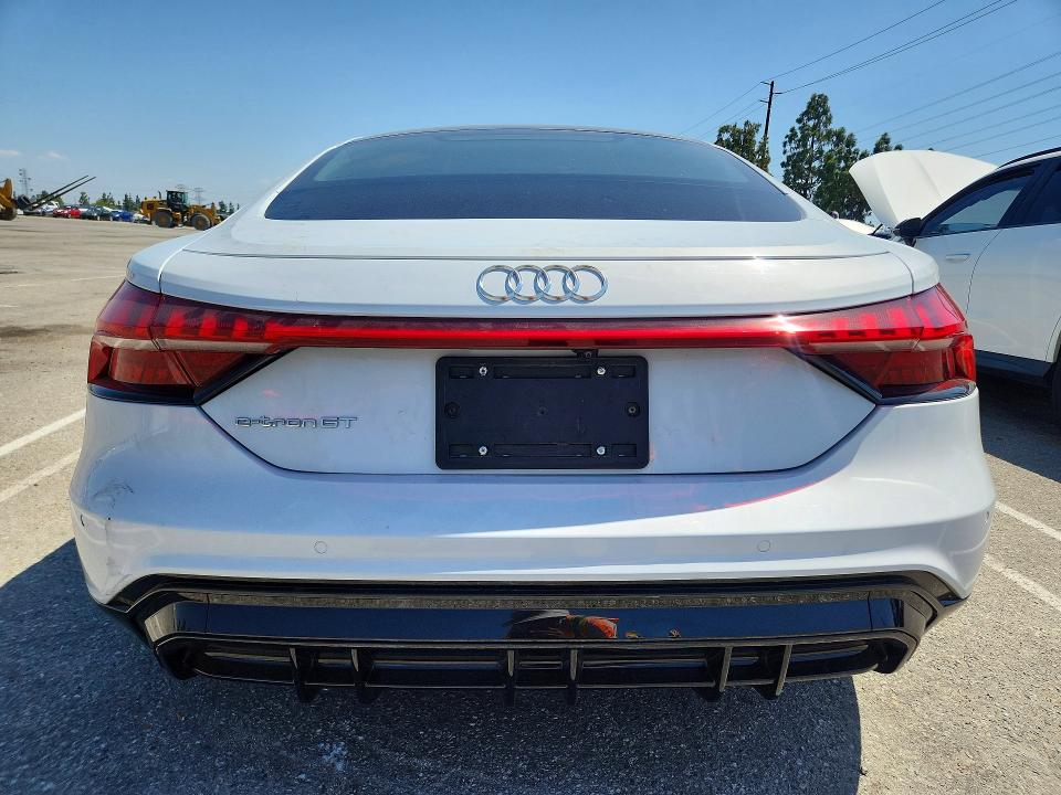 54661596 :رقم المزاد ، WAUEJBFW2N7004895 vin ، 2022 Audi E-tron Gt مزاد بيع