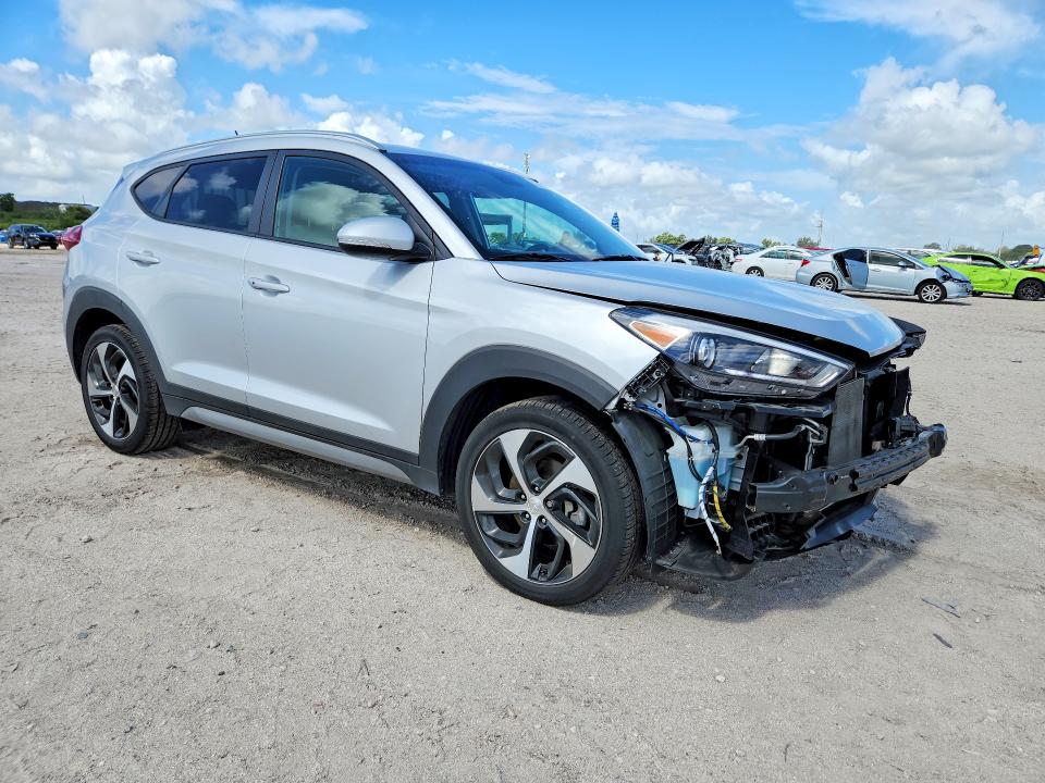 2017 Hyundai Tucson მანქანა იყიდება აუქციონზე, vin: KM8J3CA29HU301797, აუქციონის ნომერი: 53813166