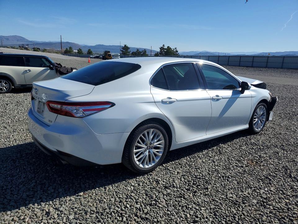 Продаж на аукціоні авто 2018 Toyota Camry, vin: 4T1B11HKXJU645634, номер лоту: 51917356