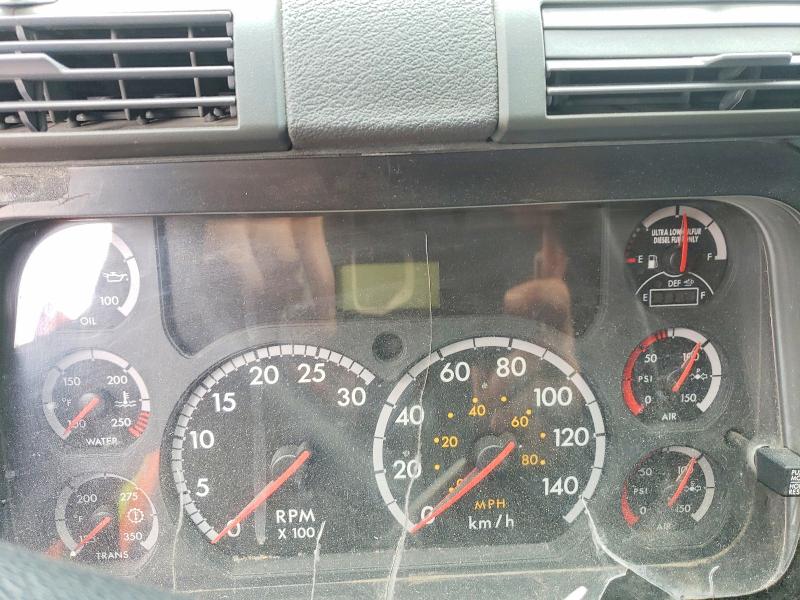 Продажа на аукционе авто 2013 Freightliner Cascadia 113, vin: 1FUJGHDV1DLBV9002, номер лота: 51810836