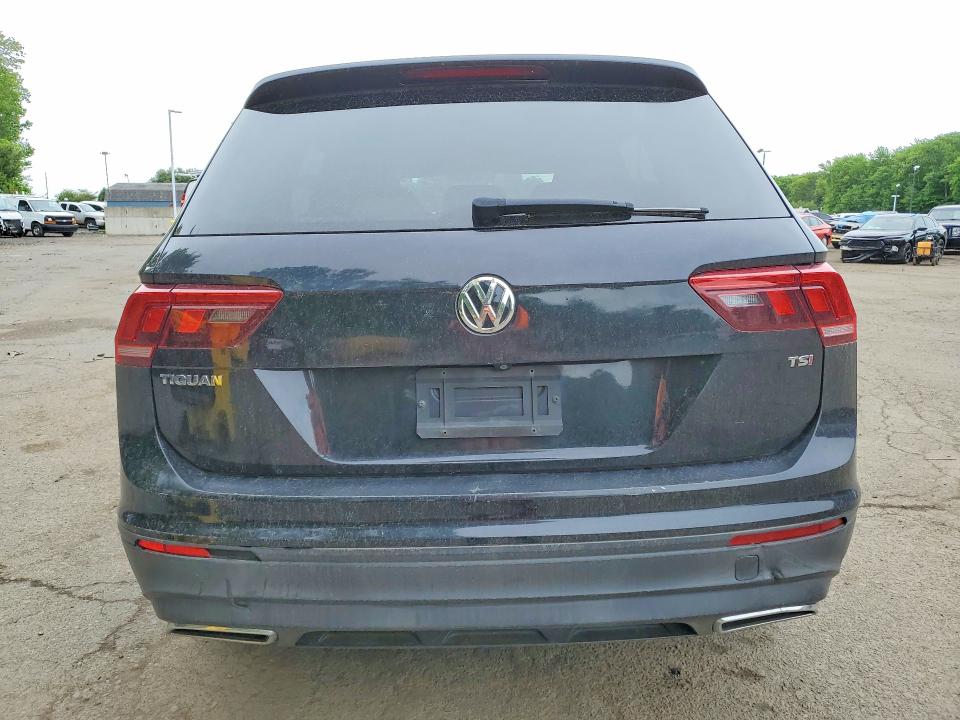 54626216 :رقم المزاد ، 3VV1B7AX7JM037582 vin ، 2018 Volkswagen Tiguan مزاد بيع
