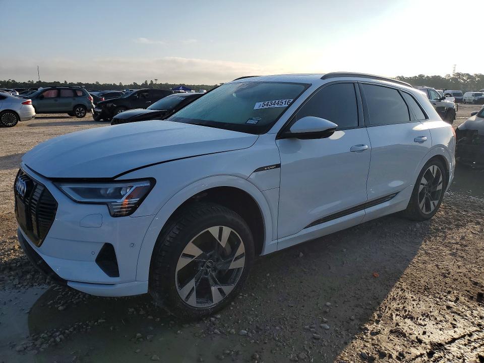 Продаж на аукціоні авто 2022 Audi E-tron, vin: WA1AAAGE6NB012586, номер лоту: 54344516
