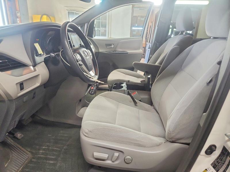 52029746 :رقم المزاد ، 5TDKK3DC1FS677248 vin ، 2015 Toyota Sienna مزاد بيع